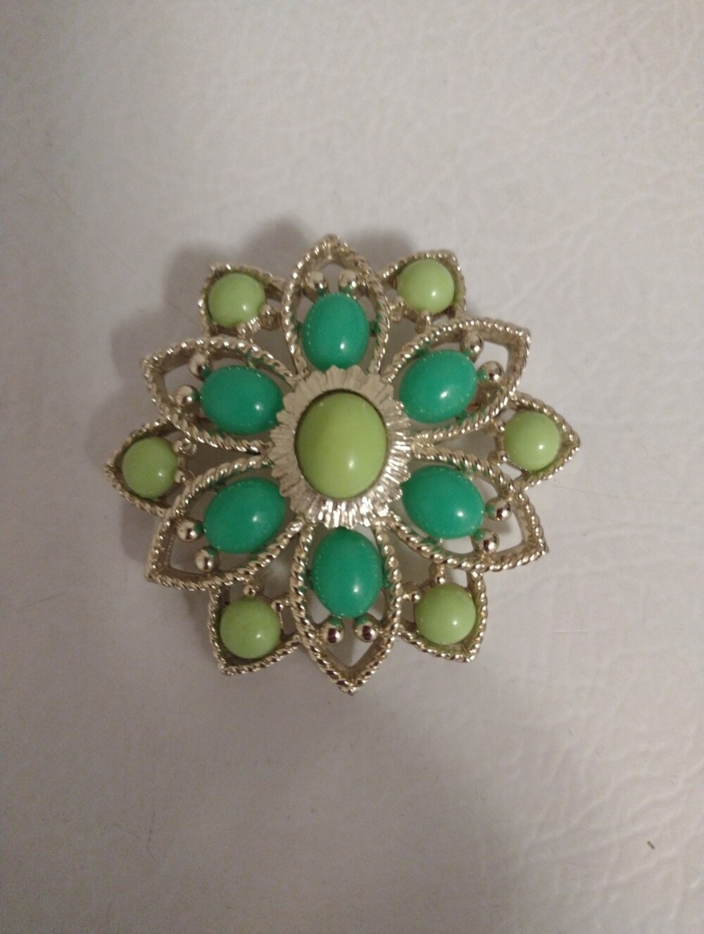 Vintage 1950s-60s Emmons Gold Tone Green Cabachon Brooch Pin